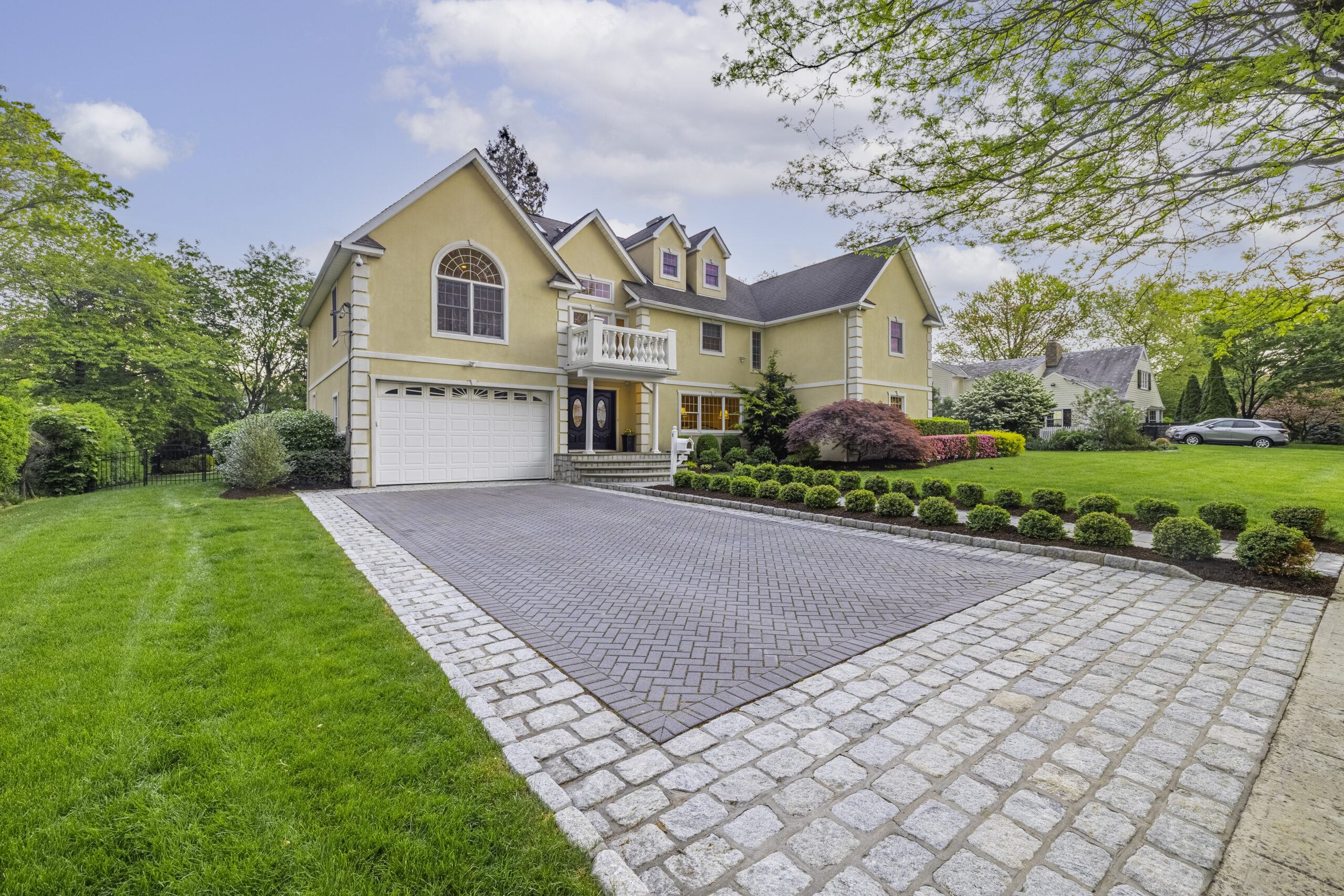 688 Francis Street-17