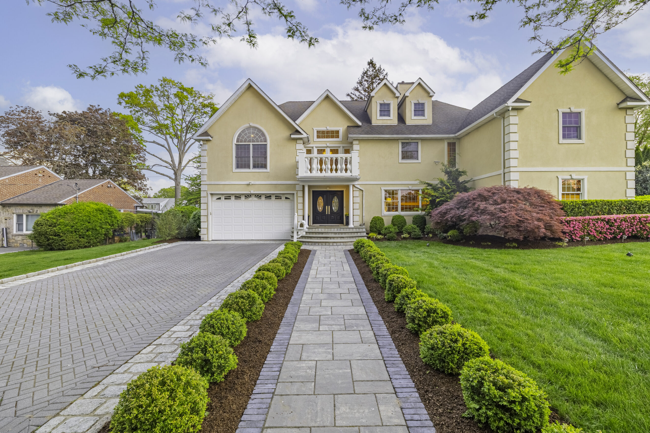 688 Francis Street-18