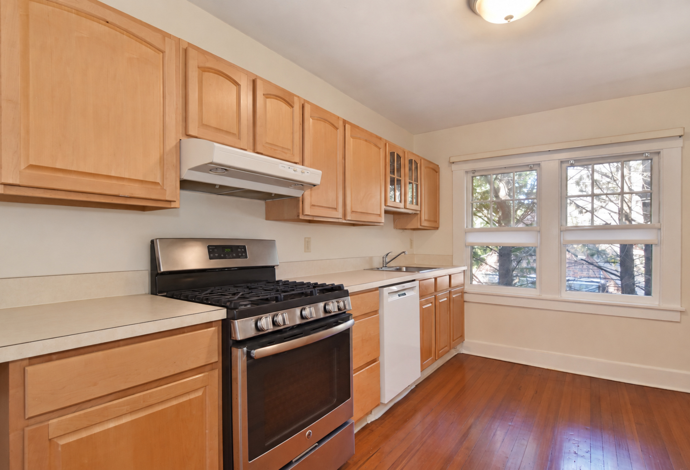 2nd fl kitchen1