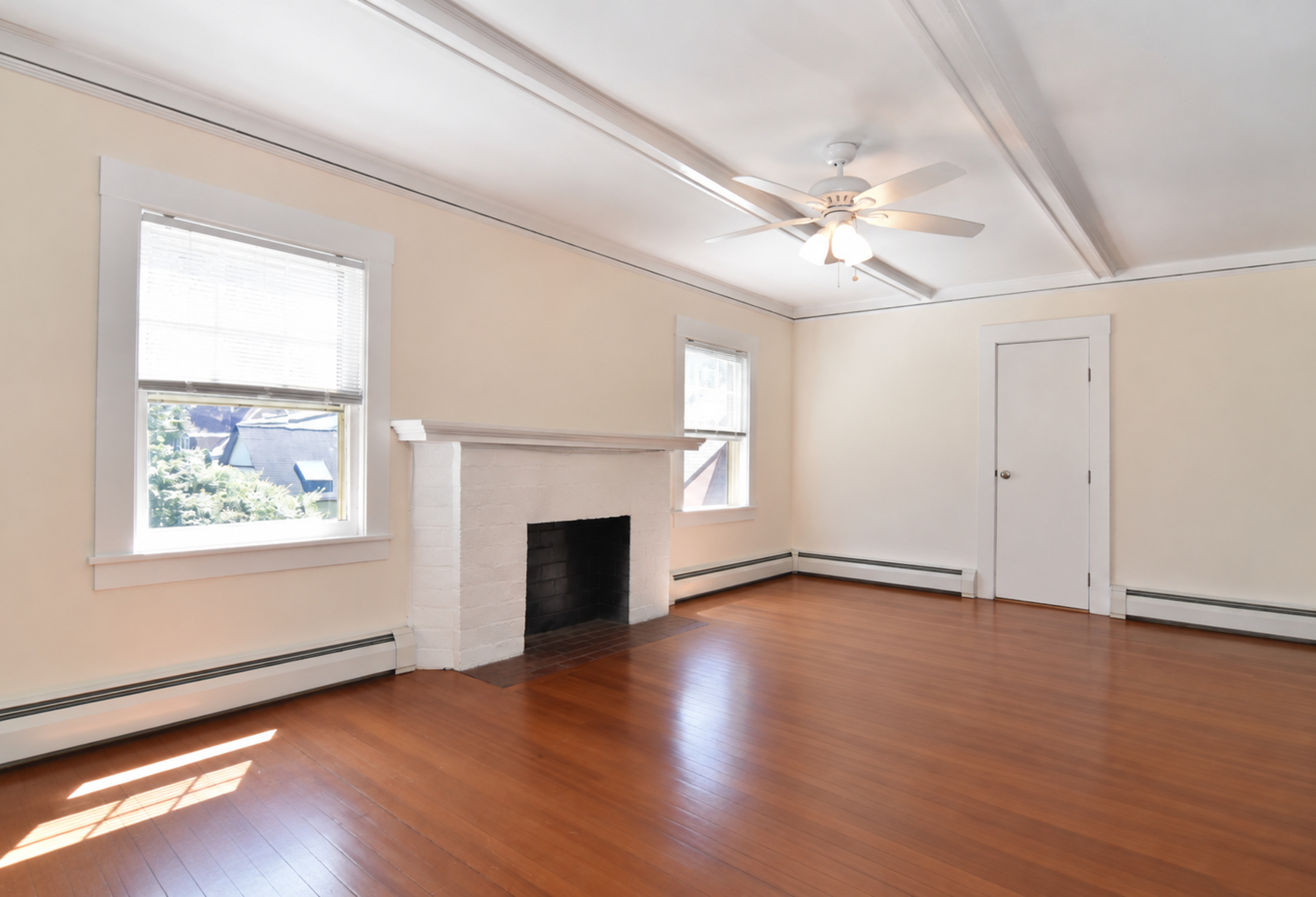 2nd fl living room1